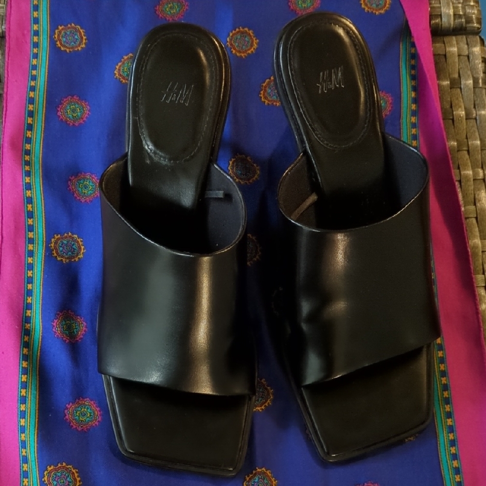 H&M Black Mules Sleek Comfortable Design